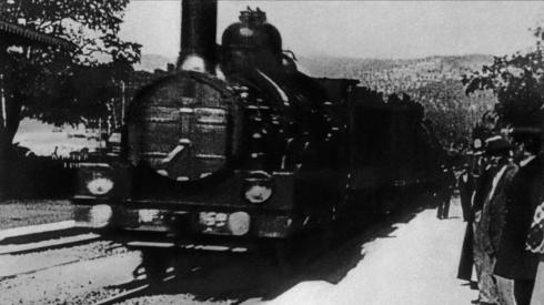 Still from the Lumiere Brothers' L'Arrivée d'un train en gare de La Ciotat